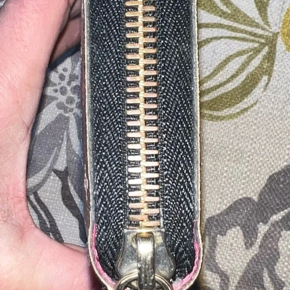 Louis Vuitton Black Multicolor Monogram Wallet. - Picture 4 of 15